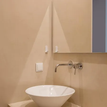 Luxury 4-bedroom In Prime Lejlighed