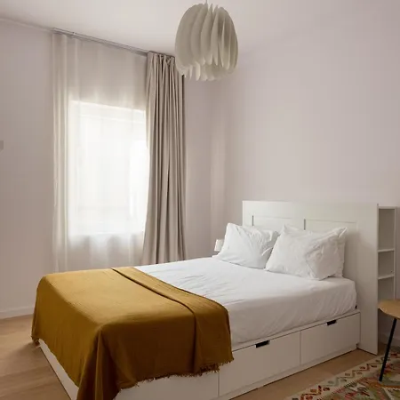 Luxury 4-bedroom In Prime Lejlighed *